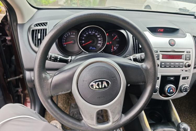 Used Kia Forte 2014 1.6L MT GL Steering Wheel