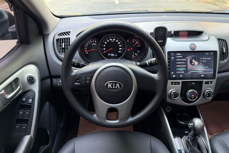 Used Kia Forte 2014 1.6L AT GL Steering Wheel