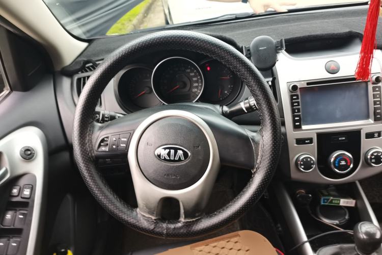 Used Kia Forte 2014 1.6L MT GL Steering Wheel