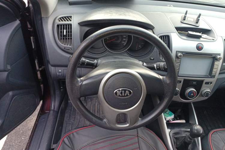 Used Kia Forte 2014 1.6L MT GL Steering Wheel
