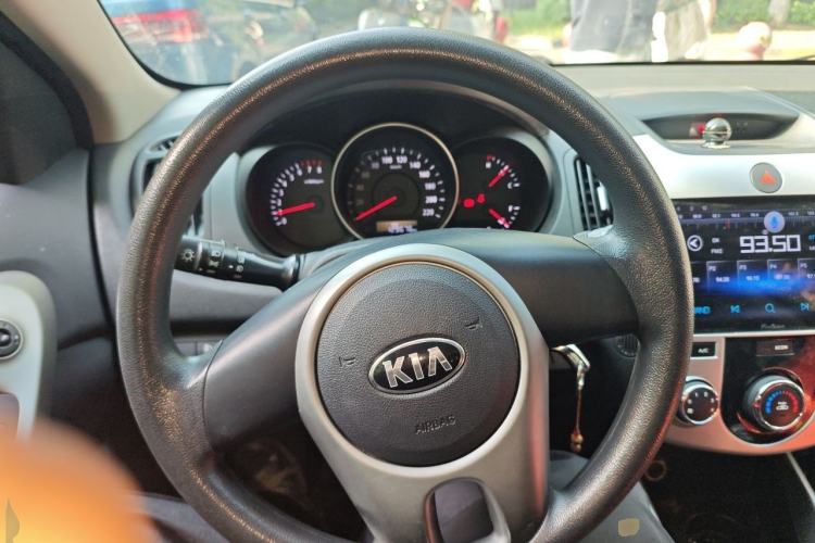 Used Kia Forte 2014 1.6L MT GL Steering Wheel