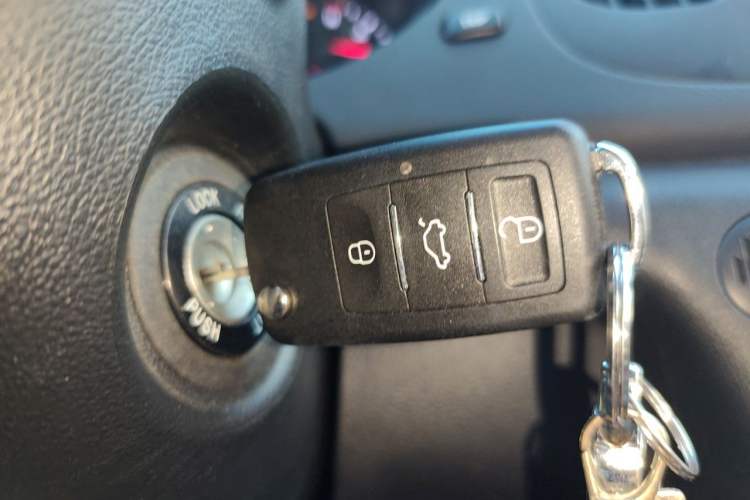 Used Kia Forte 2014 1.6L MT GL Vehicle Key