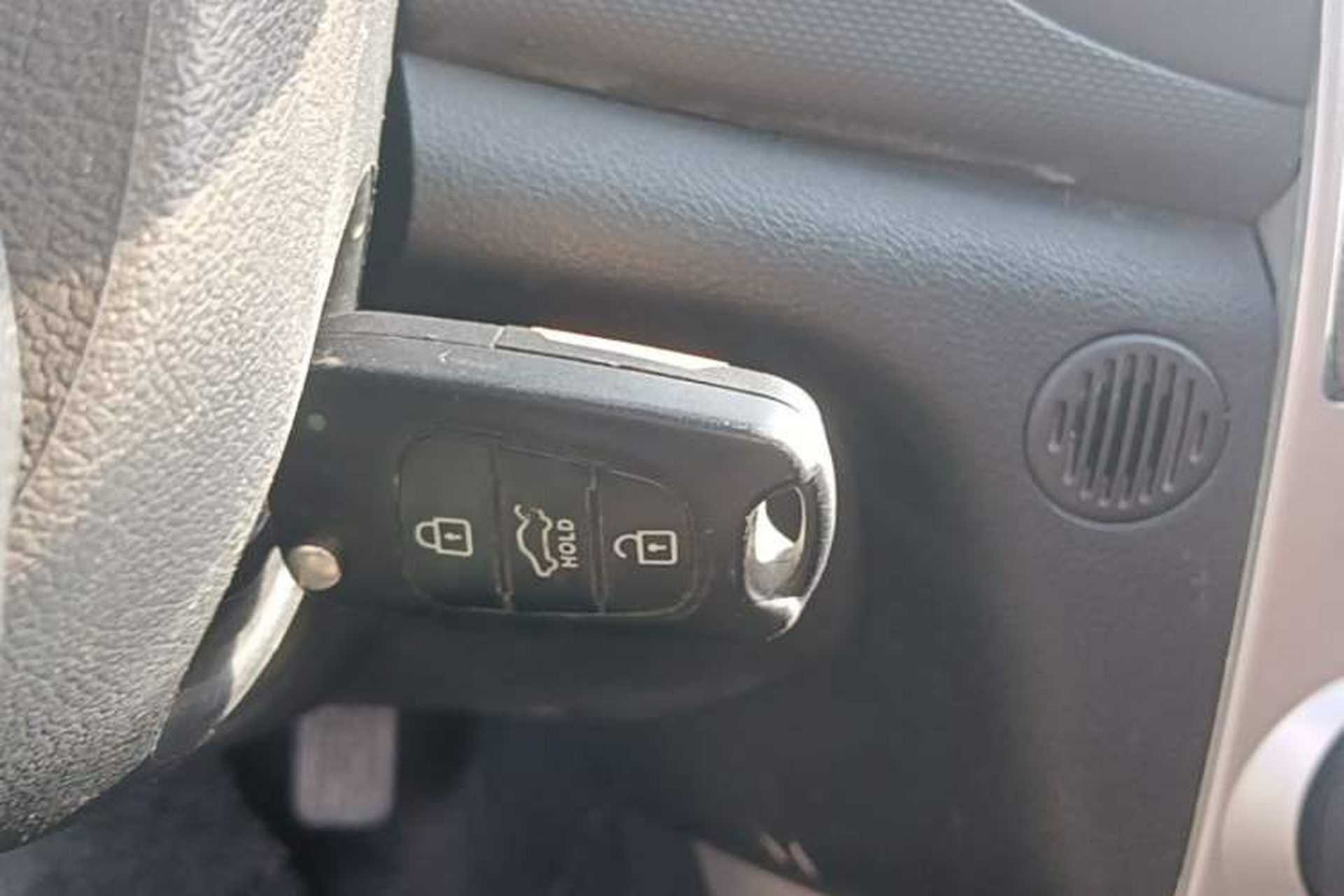 Used Kia Forte 2014 1.6L MT GL Vehicle Key