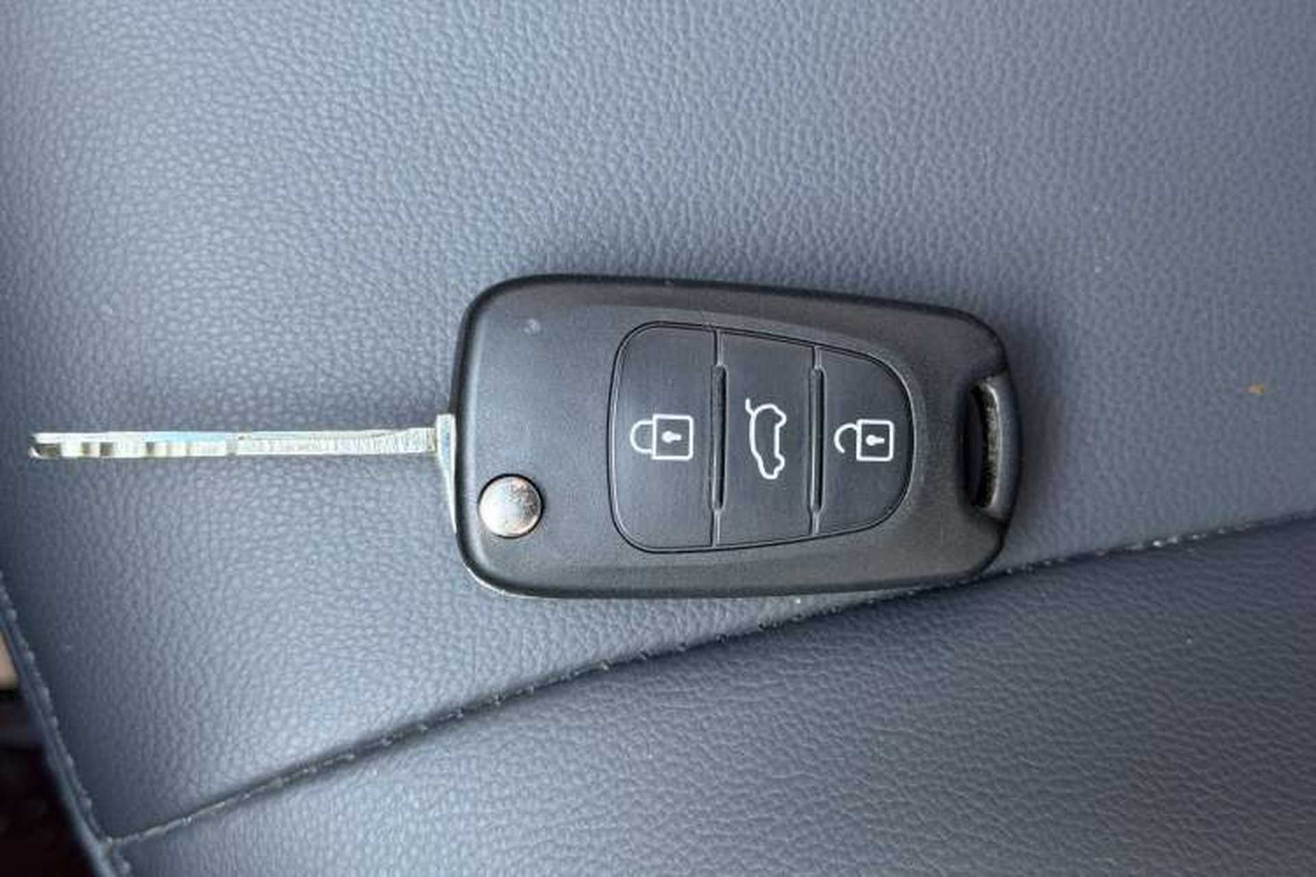 Used Kia Forte 2014 1.6L AT GL Vehicle Key
