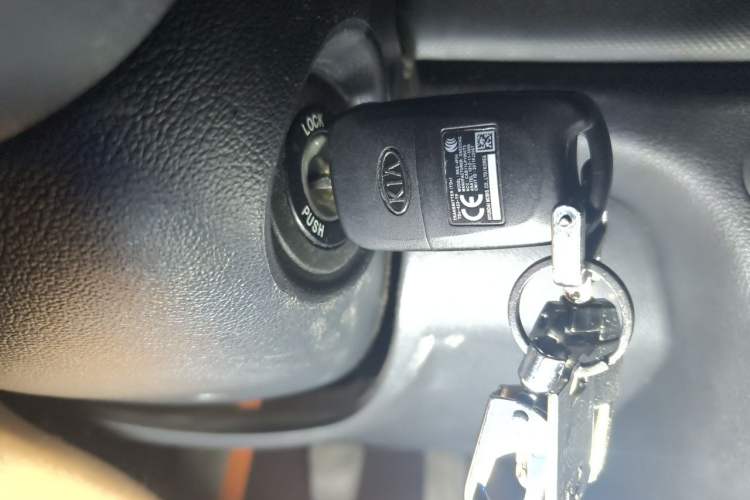 Used Kia Forte 2014 1.6L MT GL Vehicle Key