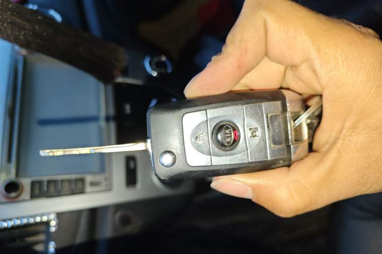 Used Kia Forte 2014 1.6L MT GLS Vehicle Key