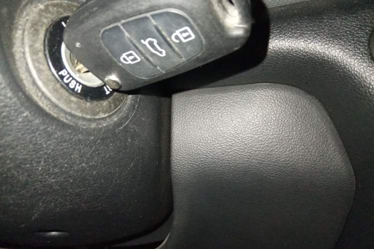 Used Kia Forte 2014 1.6L MT GL Vehicle Key