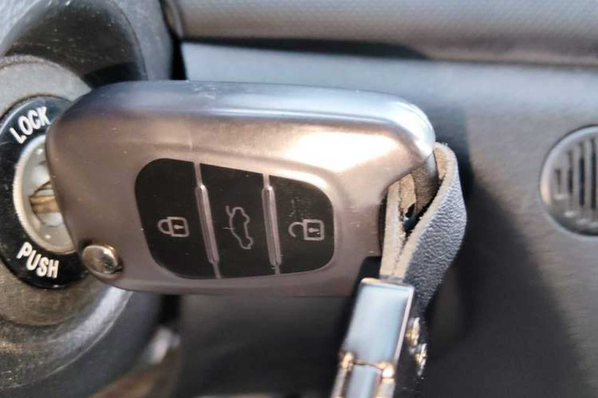 Used Kia Forte 2014 1.6L MT GL Vehicle Key