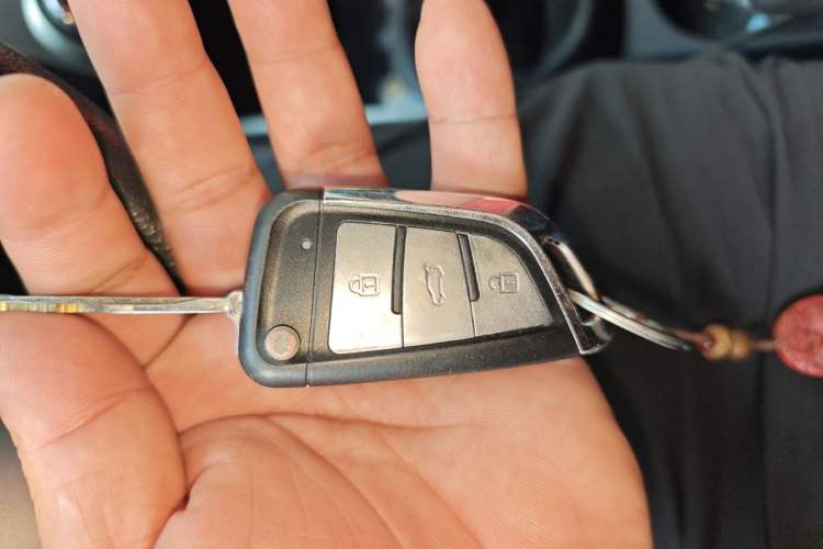 Used Kia Forte 2014 1.6L MT GL Vehicle Key