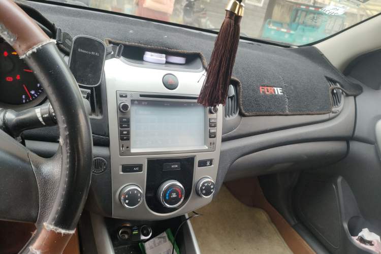 Used Kia Forte 2014 1.6L MT GL Audio And AC Panel