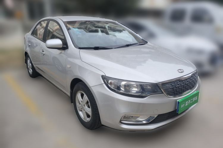 Used Kia Forte 2014 1.6L MT GL Front Right 45 Deg