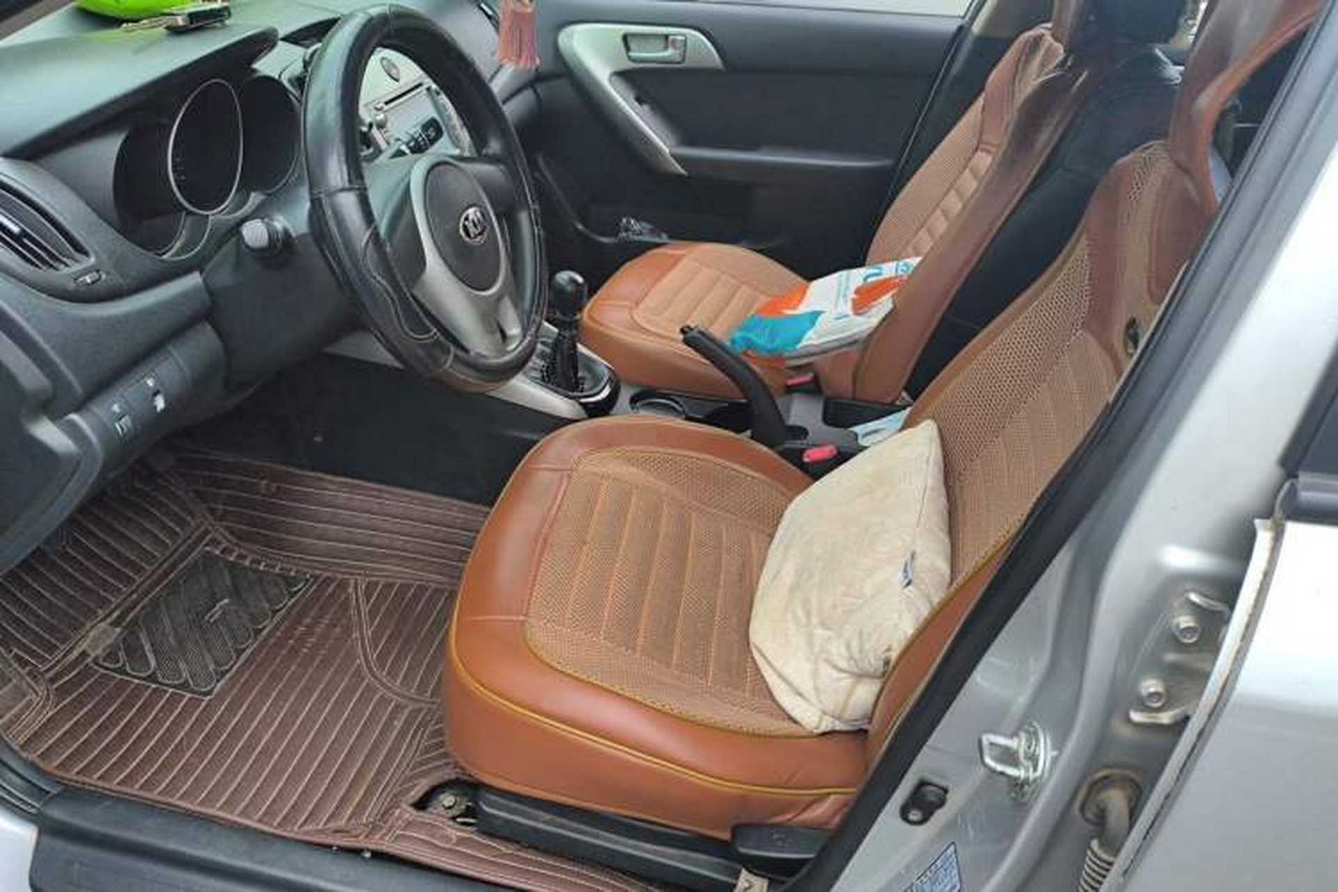 Used Kia Forte 2014 1.6L MT GL Left Front Seat