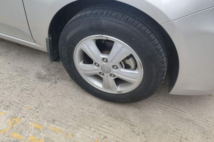 Used Kia Forte 2014 1.6L MT GL Right Front Wheel Hub