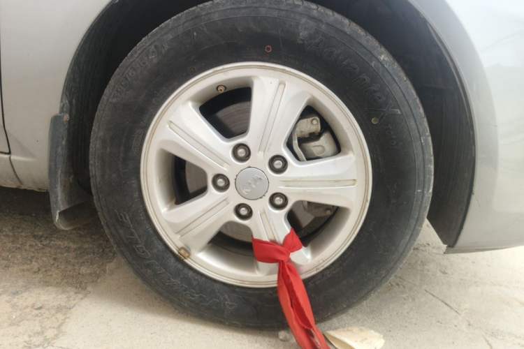 Used Kia Forte 2014 1.6L MT GL Right Front Wheel Hub
