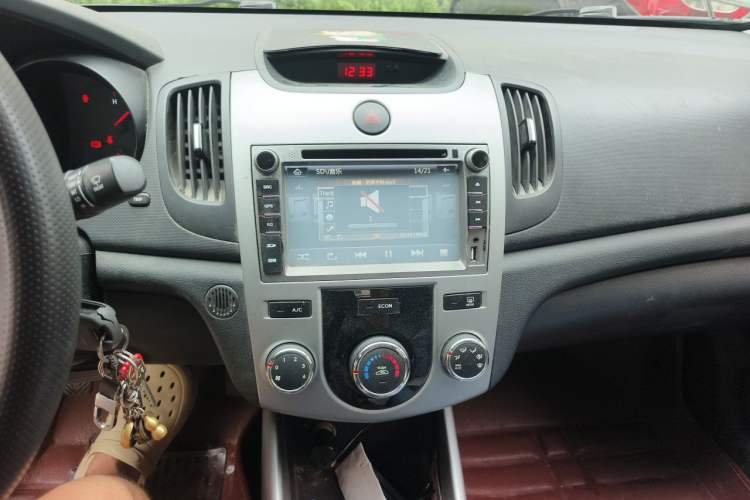 Used Kia Forte 2014 1.6L MT GL Audio And AC Panel