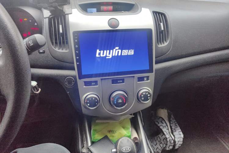 Used Kia Forte 2014 1.6L AT GL Audio And AC Panel
