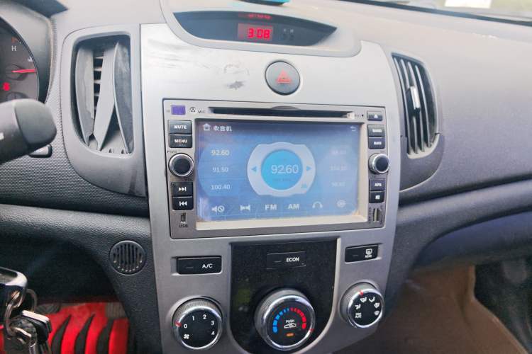 Used Kia Forte 2014 1.6L MT GL Audio And AC Panel