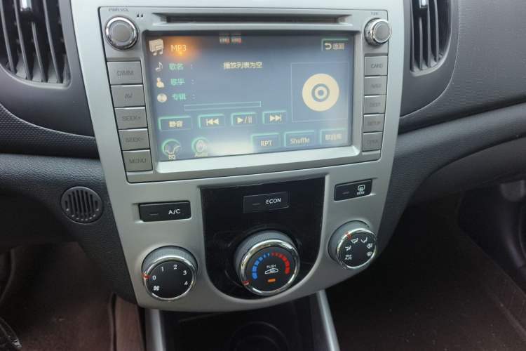 Used Kia Forte 2014 1.6L MT GL Audio And AC Panel