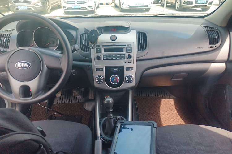 Used Kia Forte 2014 1.6L MT GL Audio And AC Panel
