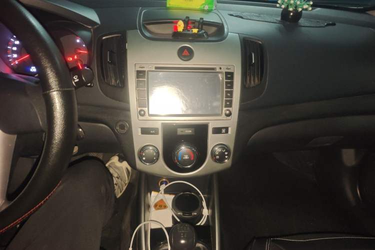 Used Kia Forte 2014 1.6L MT GL Audio And AC Panel