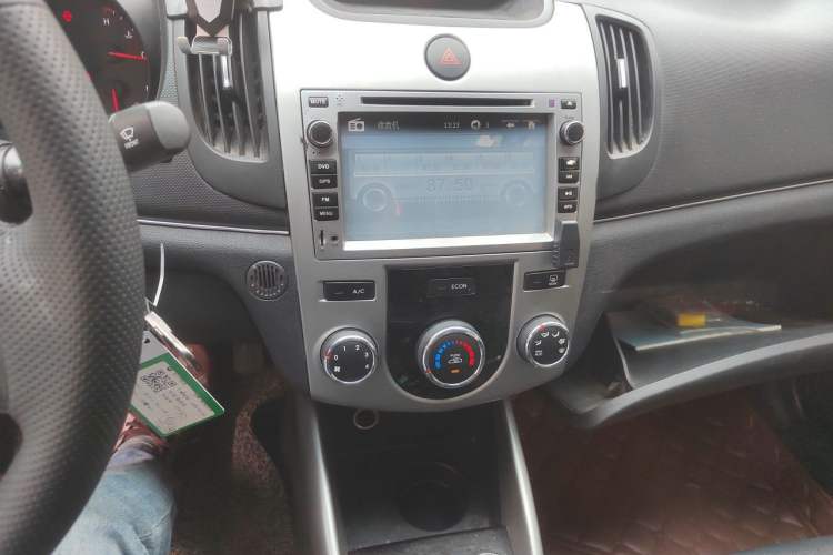 Used Kia Forte 2014 1.6L MT GL Audio And AC Panel