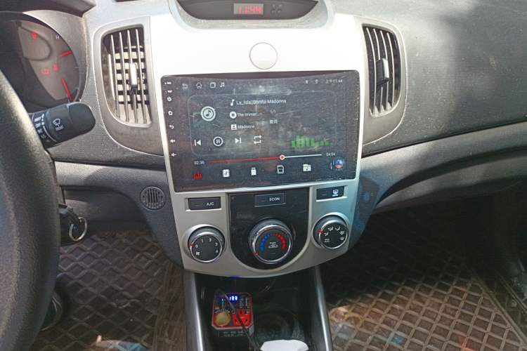 Used Kia Forte 2014 1.6L MT GL Audio And AC Panel