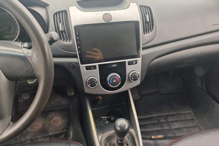 Used Kia Forte 2014 1.6L MT GL Audio And AC Panel