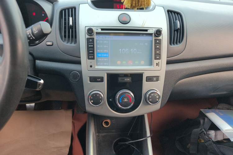 Used Kia Forte 2014 1.6L MT GLS Audio And AC Panel