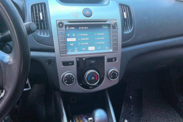 Used Kia Forte 2014 1.6L AT GL Audio And AC Panel