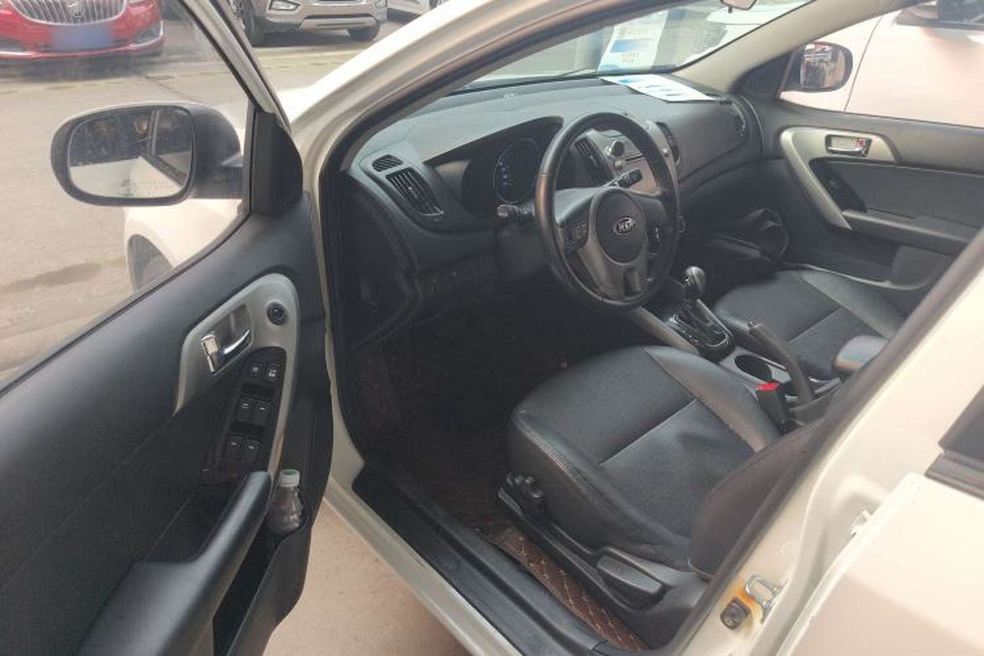 Used Kia Forte 2014 1.6L AT GLS Driver Seat