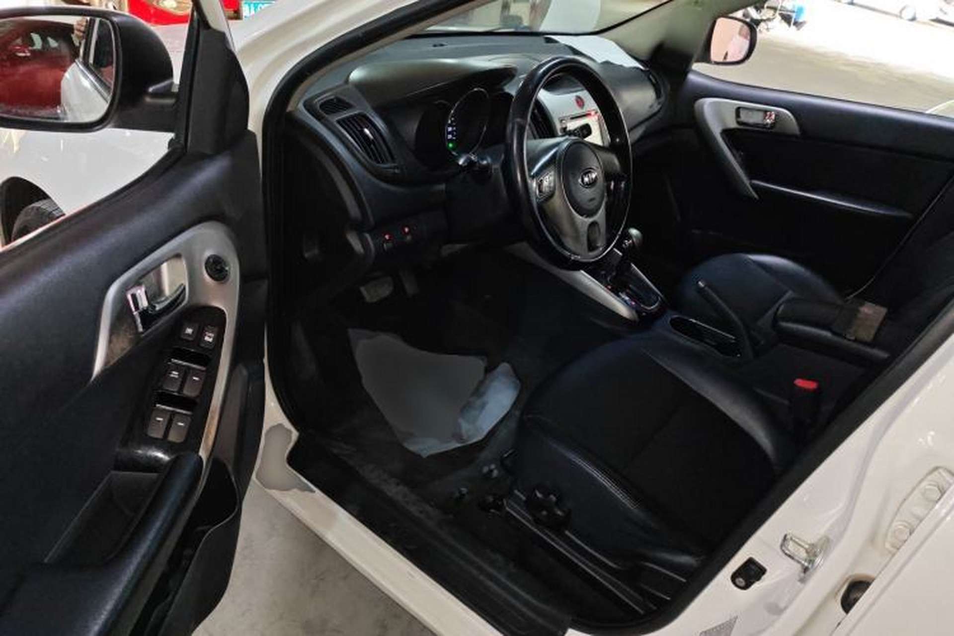 Used Kia Forte 2014 1.6L AT GLS Driver Seat