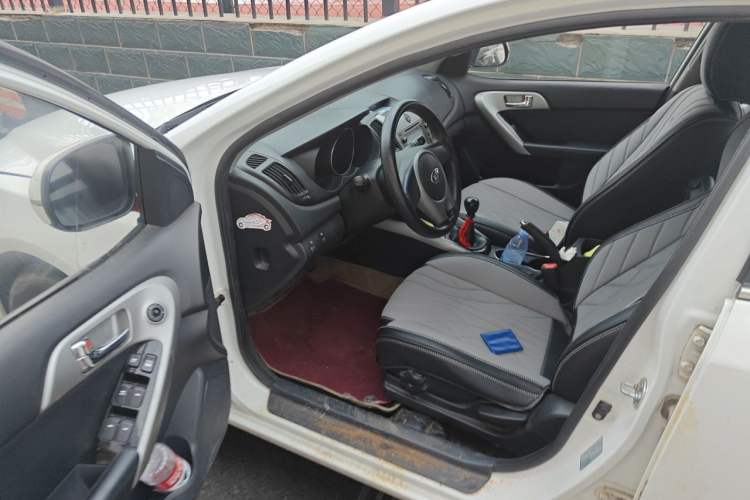 Used Kia Forte 2014 1.6L MT GLS Driver Seat