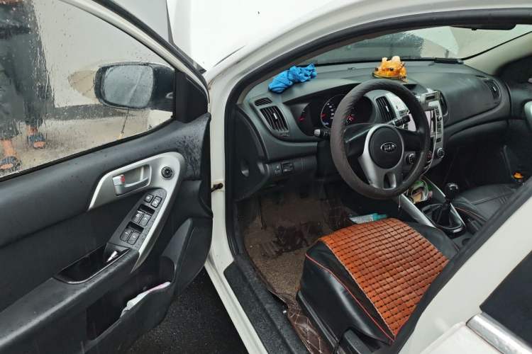 Used Kia Forte 2014 1.6L MT GL Driver Seat