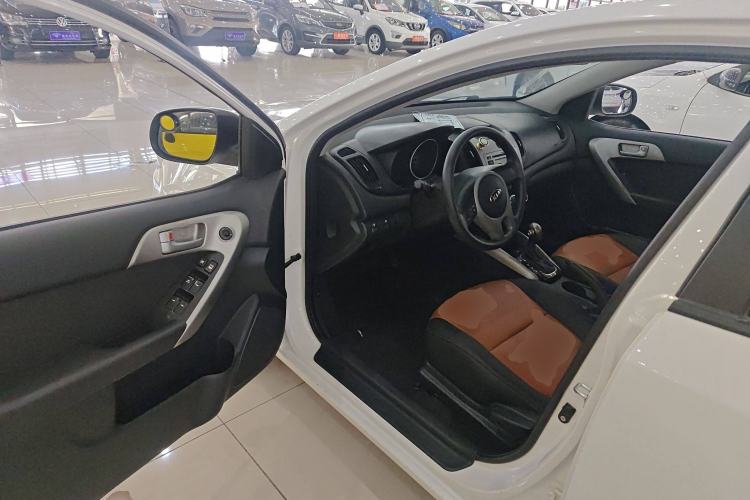 Used Kia Forte 2014 1.6L AT GL Driver Seat