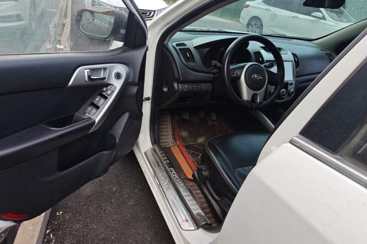 Used Kia Forte 2014 1.6L MT GLS Driver Seat