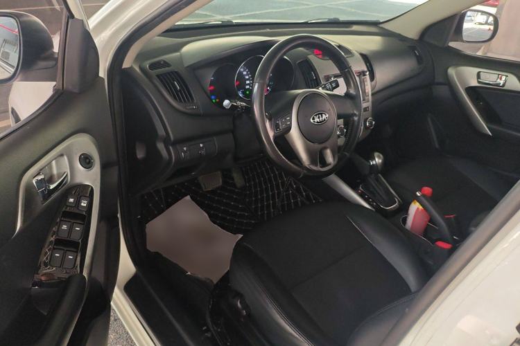 Used Kia Forte 2014 1.6L AT GLS Driver Seat