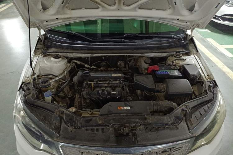 Used Kia Forte 2014 1.6L MT GL Engine Bay