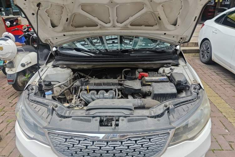 Used Kia Forte 2014 1.6L MT GL Engine Bay