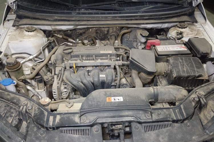 Used Kia Forte 2014 1.6L MT GL Engine Bay