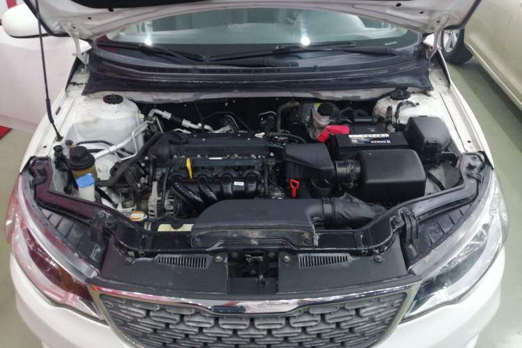 Used Kia Forte 2014 1.6L AT GL Engine Bay