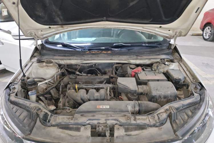 Used Kia Forte 2014 1.6L AT GLS Engine Bay