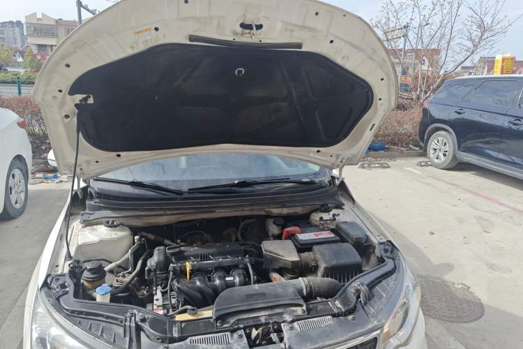 Used Kia Forte 2014 1.6L AT GLS Engine Bay