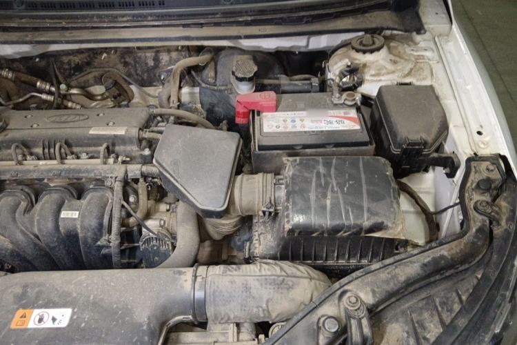 Used Kia Forte 2014 1.6L MT GL Engine Bay Left