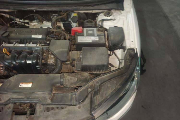 Used Kia Forte 2014 1.6L MT GL Engine Bay Left