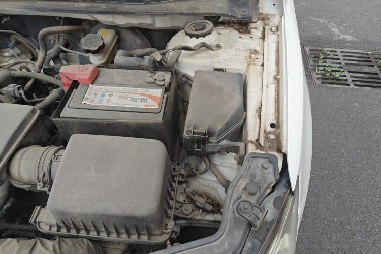 Used Kia Forte 2014 1.6L MT GLS Engine Bay Left