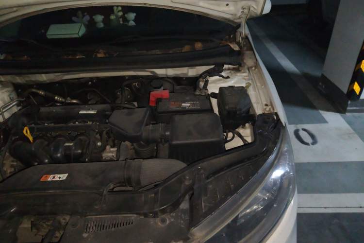 Used Kia Forte 2014 1.6L MT GL Engine Bay Left