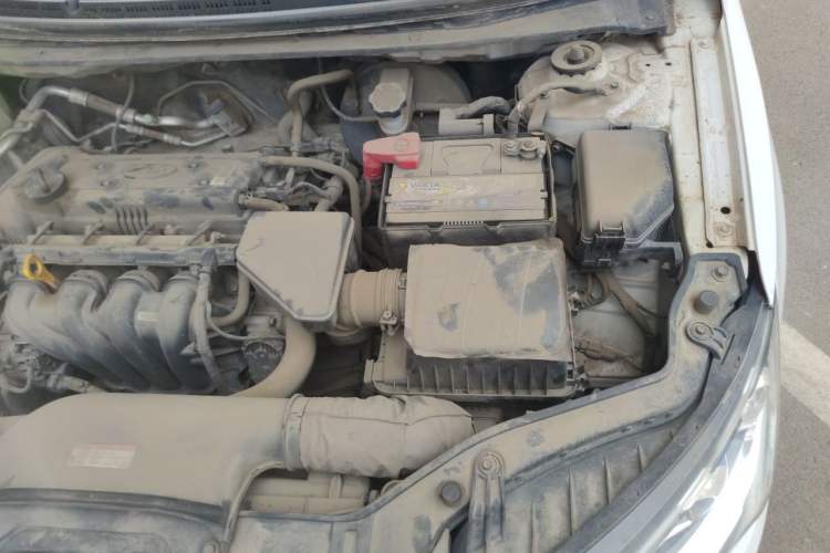 Used Kia Forte 2014 1.6L MT GL Engine Bay Left