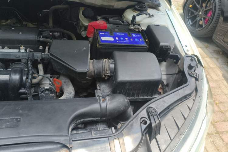 Used Kia Forte 2014 1.6L AT GLS Engine Bay Left