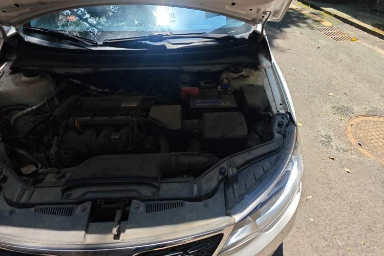 Used Kia Forte 2014 1.6L MT GL Engine Bay Left