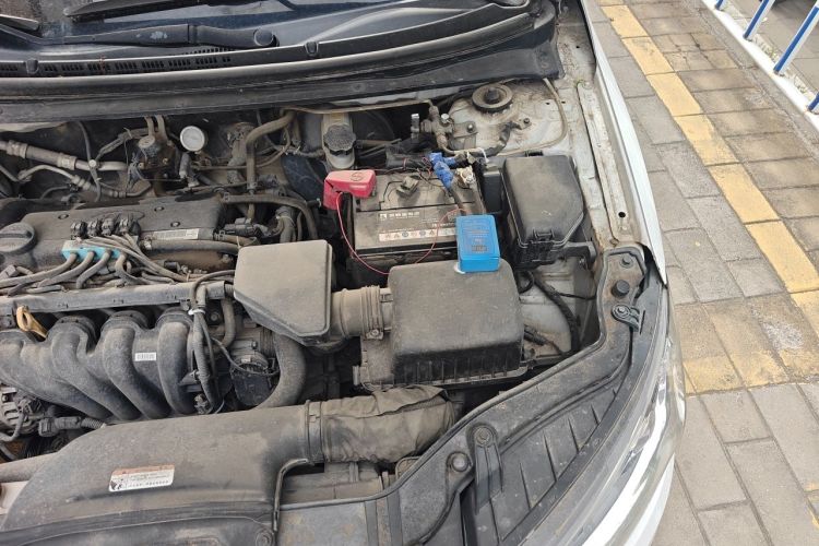 Used Kia Forte 2014 1.6L MT GL Engine Bay Left
